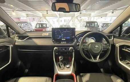 Toyota RAV4, 2023 год, 2 600 000 рублей, 4 фотография