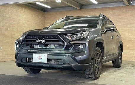 Toyota RAV4, 2023 год, 2 600 000 рублей, 2 фотография