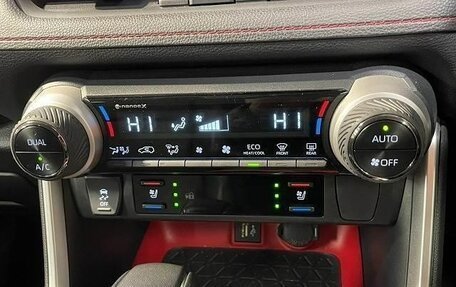 Toyota RAV4, 2023 год, 2 600 000 рублей, 13 фотография