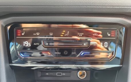 Volkswagen Tiguan II, 2021 год, 3 280 000 рублей, 12 фотография