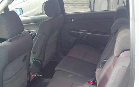 Toyota Wish II, 2005 год, 780 000 рублей, 2 фотография