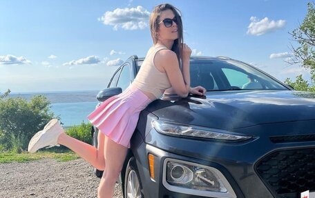 Hyundai Kona I, 2018 год, 2 000 000 рублей, 1 фотография