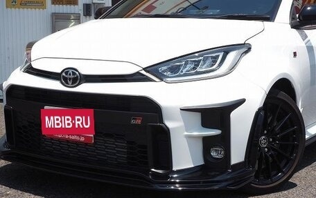 Toyota Yaris, 2022 год, 2 458 000 рублей, 4 фотография