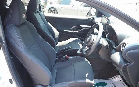 Toyota Yaris, 2022 год, 2 458 000 рублей, 25 фотография