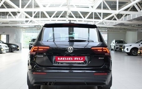 Volkswagen Tiguan II, 2018 год, 2 220 000 рублей, 6 фотография