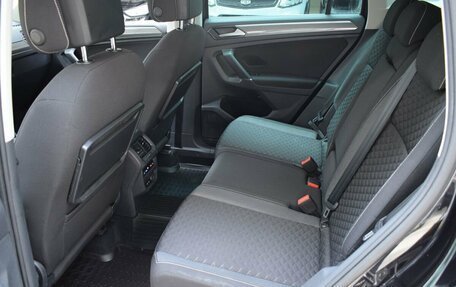 Volkswagen Tiguan II, 2018 год, 2 220 000 рублей, 17 фотография