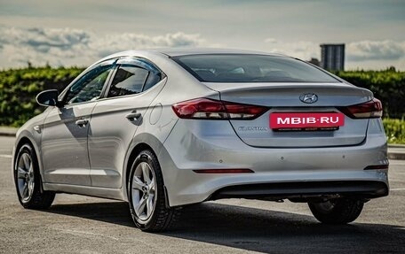 Hyundai Elantra VI рестайлинг, 2016 год, 1 087 500 рублей, 8 фотография