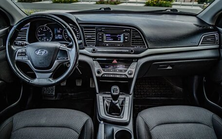 Hyundai Elantra VI рестайлинг, 2016 год, 1 087 500 рублей, 16 фотография