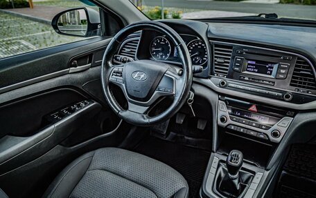 Hyundai Elantra VI рестайлинг, 2016 год, 1 087 500 рублей, 19 фотография
