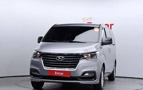 Hyundai Grand Starex Grand Starex I рестайлинг 2, 2020 год, 2 099 855 рублей, 2 фотография