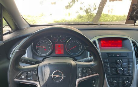 Opel Astra J, 2011 год, 650 000 рублей, 6 фотография
