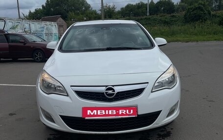 Opel Astra J, 2011 год, 650 000 рублей, 2 фотография