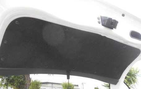 Toyota Yaris, 2022 год, 2 289 000 рублей, 19 фотография
