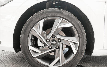 Hyundai Elantra, 2023 год, 2 520 000 рублей, 22 фотография