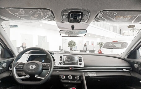 Hyundai Elantra, 2023 год, 2 520 000 рублей, 17 фотография