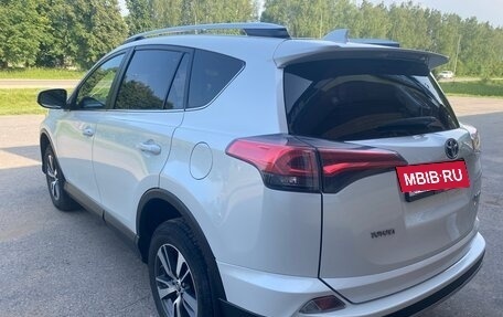 Toyota RAV4, 2018 год, 2 550 000 рублей, 8 фотография