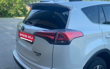 Toyota RAV4, 2018 год, 2 550 000 рублей, 10 фотография