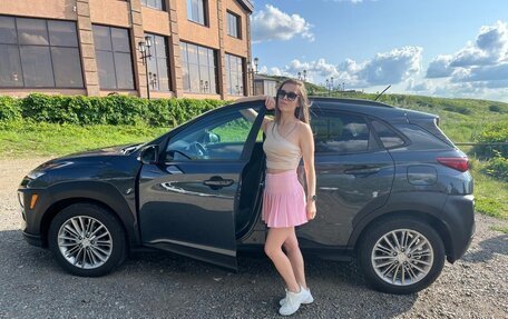 Hyundai Kona I, 2018 год, 2 000 000 рублей, 2 фотография