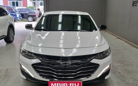Chevrolet Malibu IX, 2021 год, 1 960 000 рублей, 2 фотография