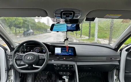 Hyundai Elantra, 2021 год, 1 200 000 рублей, 10 фотография