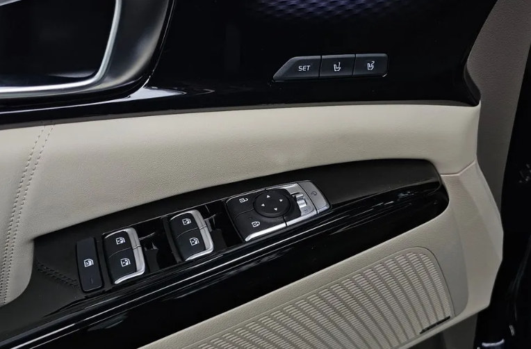 KIA Carnival III, 2021 год, 4 240 000 рублей, 16 фотография