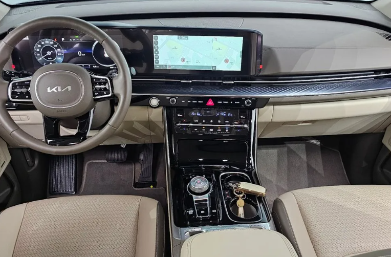 KIA Carnival III, 2021 год, 4 240 000 рублей, 5 фотография