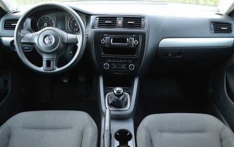 Volkswagen Jetta VI, 2011 год, 799 000 рублей, 11 фотография