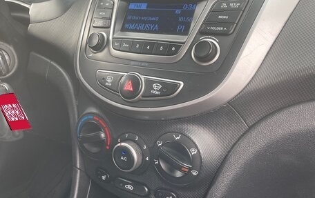 Hyundai Solaris II рестайлинг, 2015 год, 890 000 рублей, 14 фотография