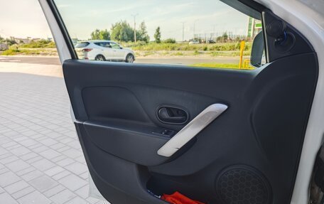 Renault Logan II, 2017 год, 550 000 рублей, 11 фотография