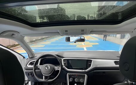 Volkswagen T-Roc I, 2022 год, 1 850 000 рублей, 10 фотография