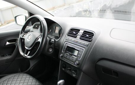 Volkswagen Polo VI (EU Market), 2018 год, 1 230 000 рублей, 3 фотография