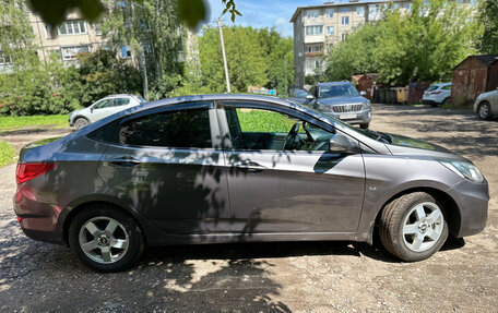 Hyundai Solaris II рестайлинг, 2011 год, 700 000 рублей, 4 фотография