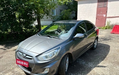 Hyundai Solaris II рестайлинг, 2011 год, 700 000 рублей, 15 фотография