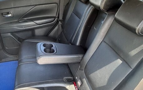 Mitsubishi Outlander III рестайлинг 3, 2012 год, 1 090 000 рублей, 8 фотография