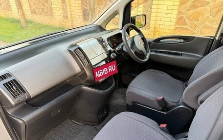 Nissan Serena III, 2006 год, 990 000 рублей, 8 фотография