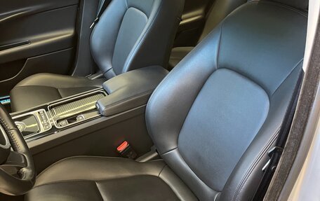 Jaguar XE I рестайлинг, 2017 год, 2 250 000 рублей, 14 фотография