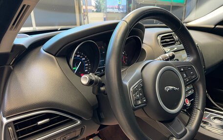 Jaguar XE I рестайлинг, 2017 год, 2 250 000 рублей, 13 фотография