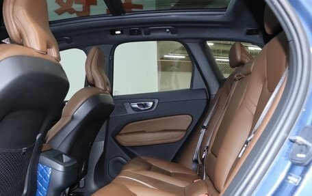 Volvo XC60 II, 2022 год, 3 020 000 рублей, 8 фотография