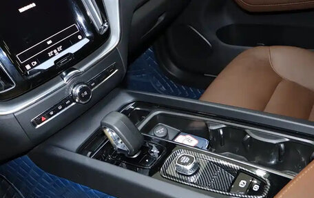 Volvo XC60 II, 2022 год, 3 020 000 рублей, 10 фотография