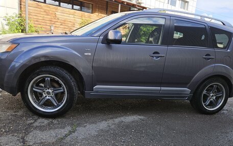 Mitsubishi Outlander III рестайлинг 3, 2008 год, 1 050 000 рублей, 16 фотография