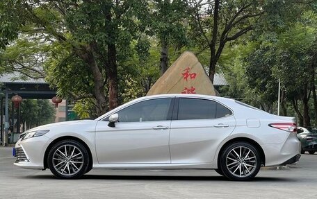 Toyota Camry, 2021 год, 2 350 000 рублей, 4 фотография