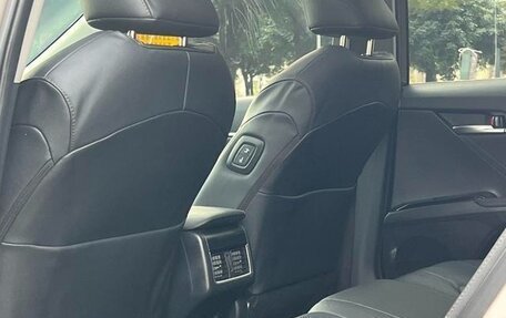 Toyota Camry, 2021 год, 2 350 000 рублей, 9 фотография