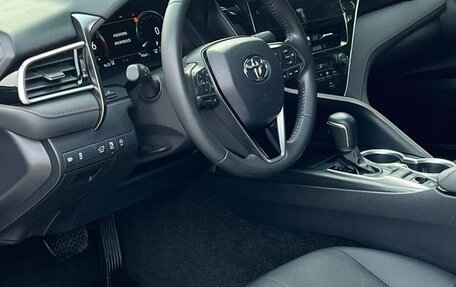 Toyota Camry, 2021 год, 2 350 000 рублей, 8 фотография