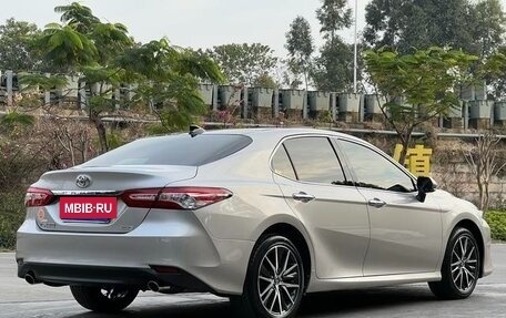 Toyota Camry, 2021 год, 2 350 000 рублей, 6 фотография