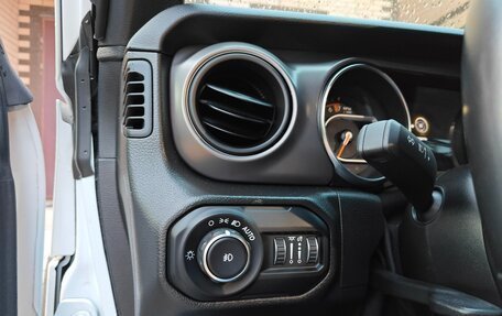 Jeep Wrangler, 2021 год, 6 200 000 рублей, 15 фотография