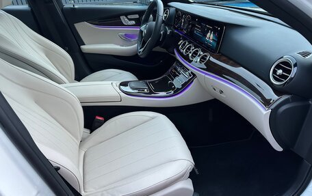 Mercedes-Benz E-Класс, 2022 год, 5 490 000 рублей, 10 фотография