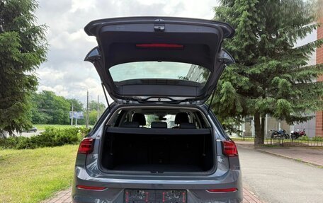 Volkswagen Golf VIII, 2022 год, 1 950 000 рублей, 9 фотография