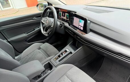 Volkswagen Golf VIII, 2022 год, 1 950 000 рублей, 18 фотография