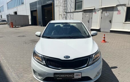 KIA Rio III рестайлинг, 2013 год, 900 000 рублей, 2 фотография