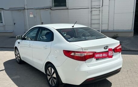 KIA Rio III рестайлинг, 2013 год, 900 000 рублей, 7 фотография